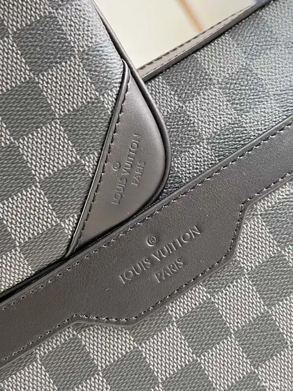 Frstbag ru VUITTON LOUIS MESSENGER TRIO 0604